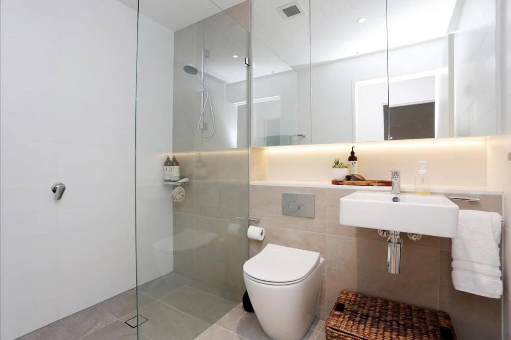 Apartment Large One Bedroom With Study-alb09203 Sydney
